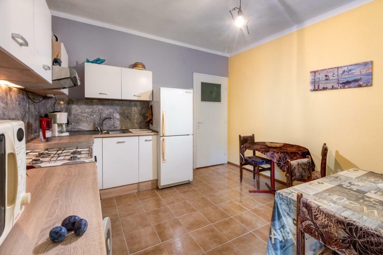 Super Center-Huge 2 Bedrooms Apartment Burgas Екстер'єр фото
